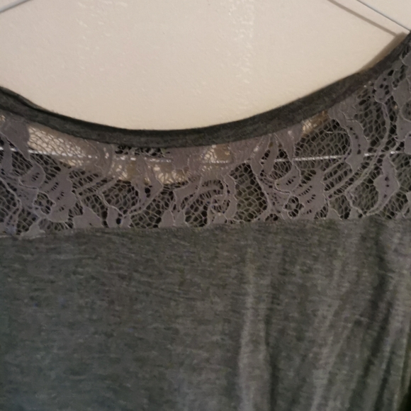 T-shirt - Picture 3 of 5